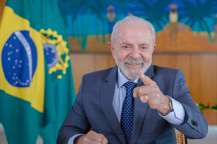 Aprovação de Lula supera desaprovação pela primeira vez em 2025