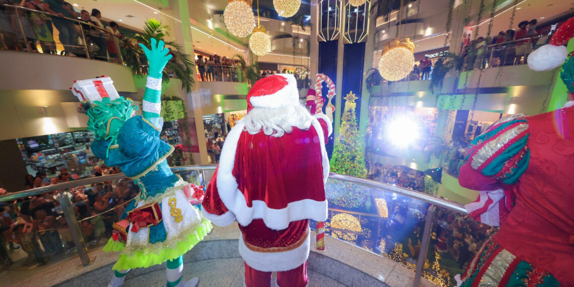 Chegada do Papai Noel e Festival de Natal inauguram temporada de luzes e magia no Shopping Barra