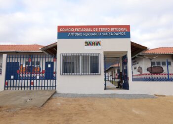 Governo da Bahia inaugura dois colégios estaduais no município de Iramaia