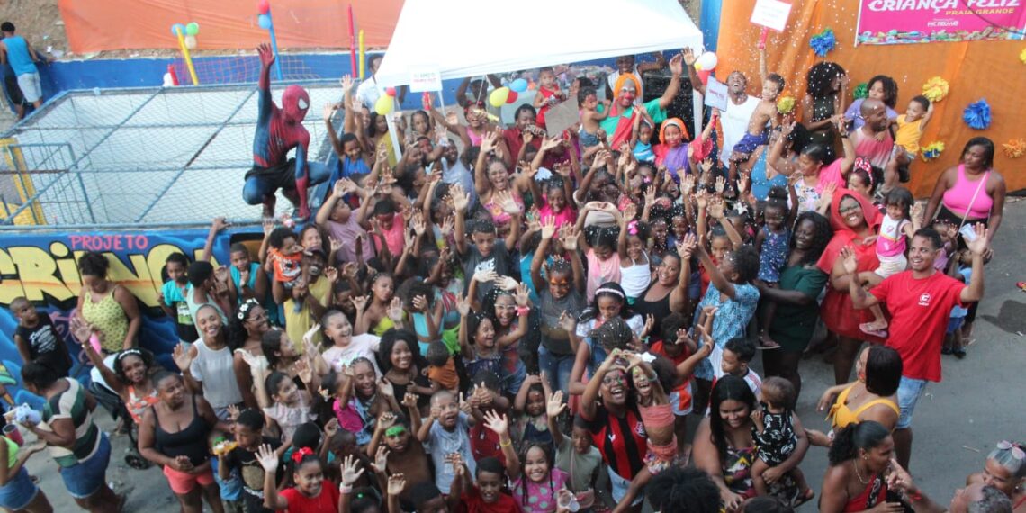 Projeto Criança Feliz leva diversão ao subúrbio de Salvador
