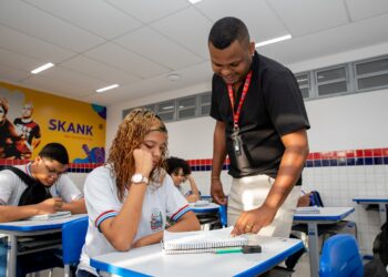 SEC convoca 69 professores aprovados no Ensino Profissional