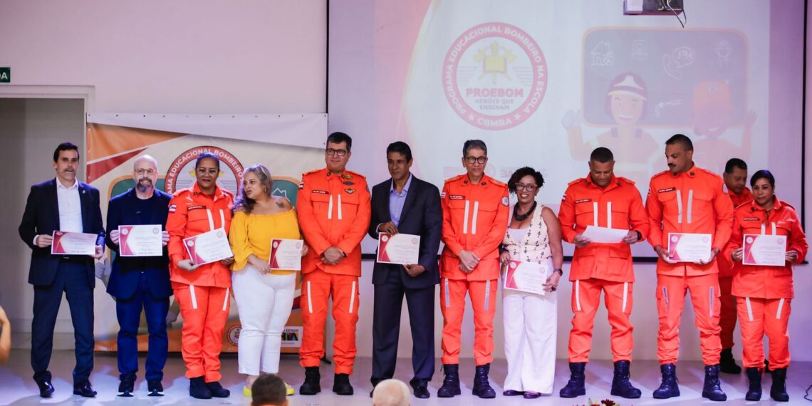 Bombeiros e Secretaria da Educação lançam projeto em Salvador
