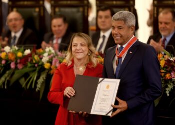 Jerônimo Rodrigues é homenageado na abertura do XVII Consepre