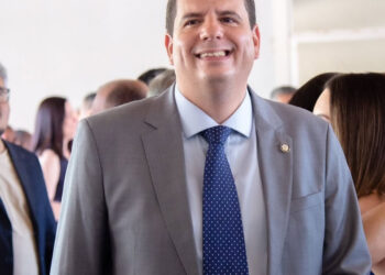 Ex-prefeito baiano critica Lula: “Povo continua sem dinheiro”