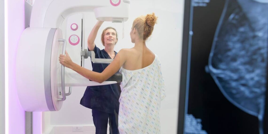 ‘Outubro Rosa’: câncer de mama causa a internação de mais de 2.870 mulheres e homens na Bahia em 2025