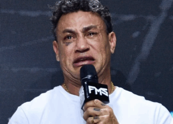 Popó se emociona e anuncia aposentadoria do boxe