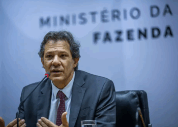 Governo avalia tarifa zero em transporte público, diz Haddad