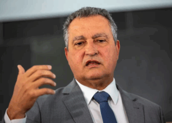 Rui Costa chama ACM Neto de “cara de pau” e desafia para debate