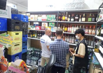 Apreendidas bebidas impróprias para consumo em Itapuã e Stella Maris