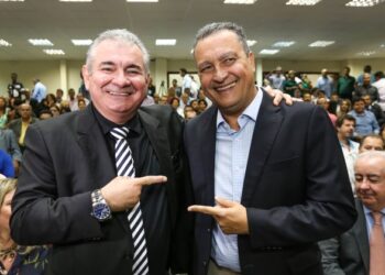 Rui Costa confirma candidatura ao Senado e acalma relação com Coronel