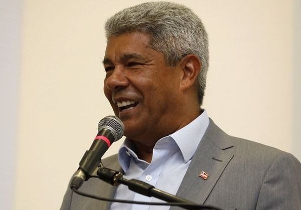 Governador anuncia requalificação da sede da UPB e reforça parceria