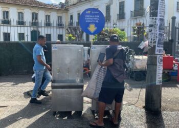 Projeto prevê instalação de totens bebedouros na orla de Salvador