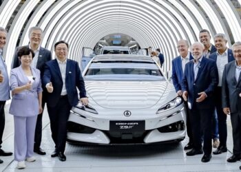 O Globo: Jerônimo celebra inauguração da BYD: “É da Bahia, é do Brasil”