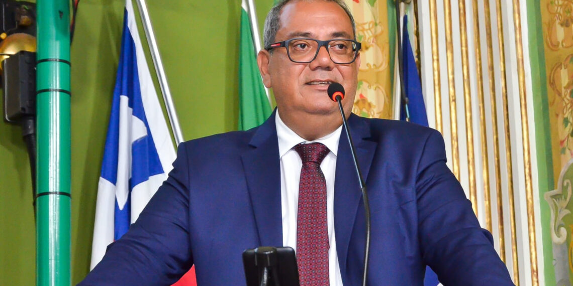 Carlos Muniz detalha projeto para segurança de corredores de rua