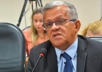 “Inimigo hoje, aliado amanhã”, afirma deputado sobre Cafu