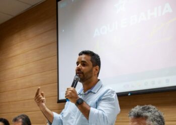 “O Brasil vira a página do golpismo e avança com justiça fiscal”, afirma Tássio Brito
