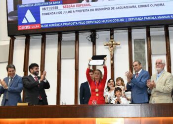 Legislativo concede Comenda 2 de Julho para Edione Oliveira
