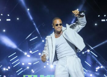 Léo Santana faz show gratuito no Comércio no Dia da Consciência Negra