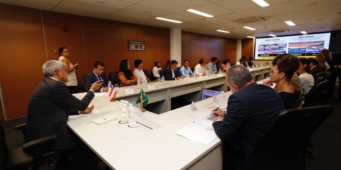 Jerônimo recebe prefeito e destaca R$ 84 mi para Miguel Calmon