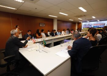 Jerônimo recebe prefeito e destaca R$ 84 mi para Miguel Calmon