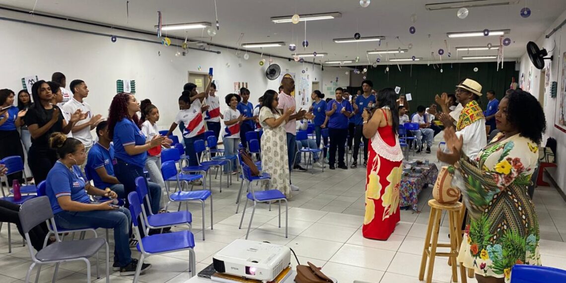 Novembro Negro: estudantes da rede estadual de Salvador discutem sobre letramento racial