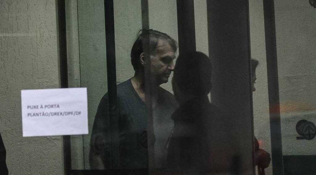 STF decide, por maioria, manter Bolsonaro preso