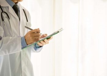 Programa leva jovens da Bahia para curso de medicina em Cuba