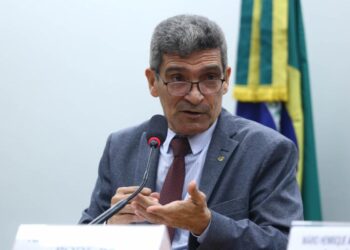 Deputado é acusado de enviar emendas para beneficiar círculo