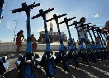 Patinetes elétricos chegam a nova região de Salvador