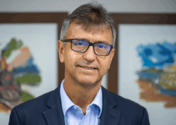 ‘Vozes que Conectam’ debate futuro da comunicação, diz André Curvello