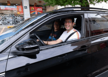 Deputado baiano vira motorista de app por um dia em Salvador