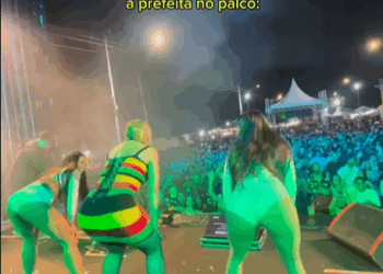 Prefeita baiana anima público ao dançar com a banda La Fúria