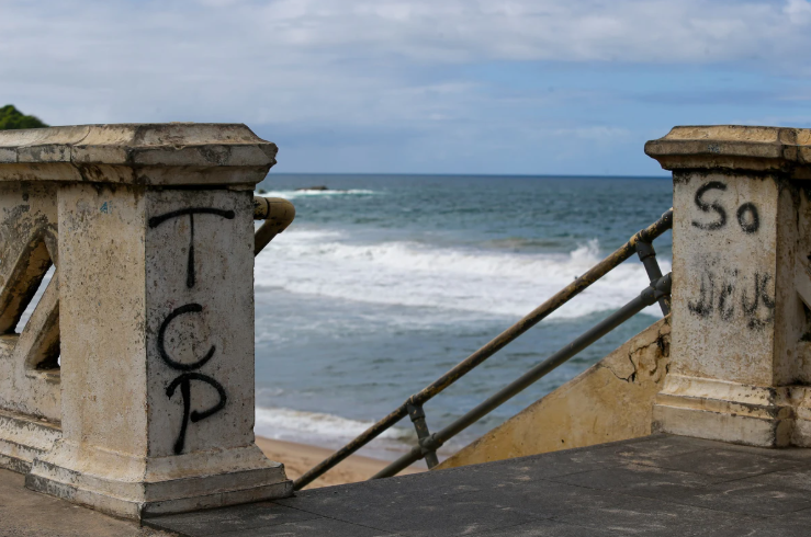 Salvador terá multa de R$ 21 mil por pichar siglas de facções
