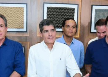 ACM Neto condena fala de Jerônimo sobre pacientes em corredores