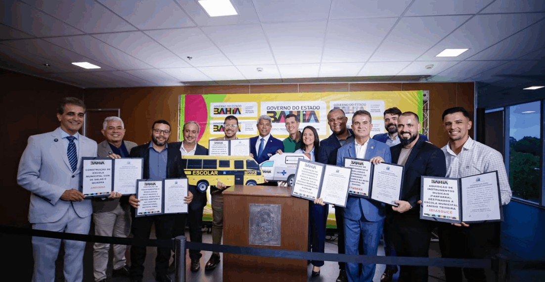 Jerônimo Rodrigues firma convênios para fortalecer a educação em 14 municípios baianos