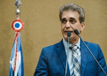 Bahia é campeã de investimento, não de endividamento, diz Robinson
