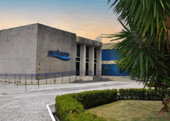 Embasa suspende fornecimento de água em bairros de Salvador