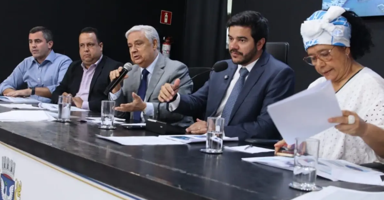 Plano Plurianual 2026–2029 é entregue pela Prefeitura à Câmara de Vereadores