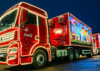 Caravana de Natal da Coca-Cola inicia desfiles na Bahia por Coité