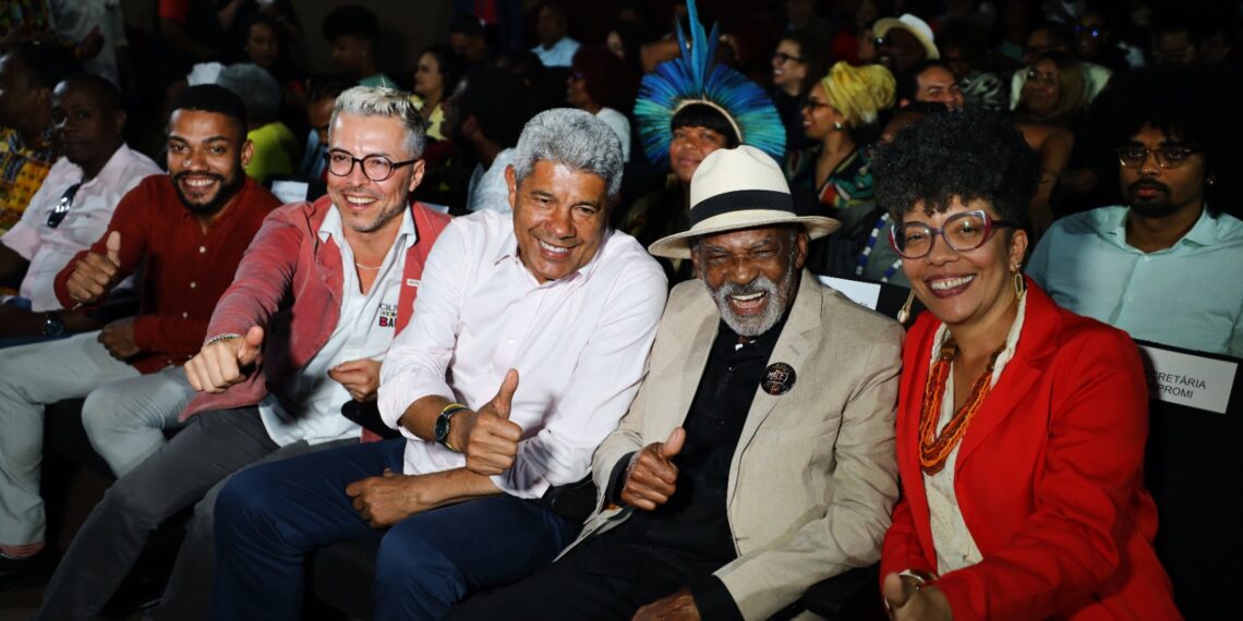 Governador participa de sessão especial do filme Malês durante o Novembro Negro