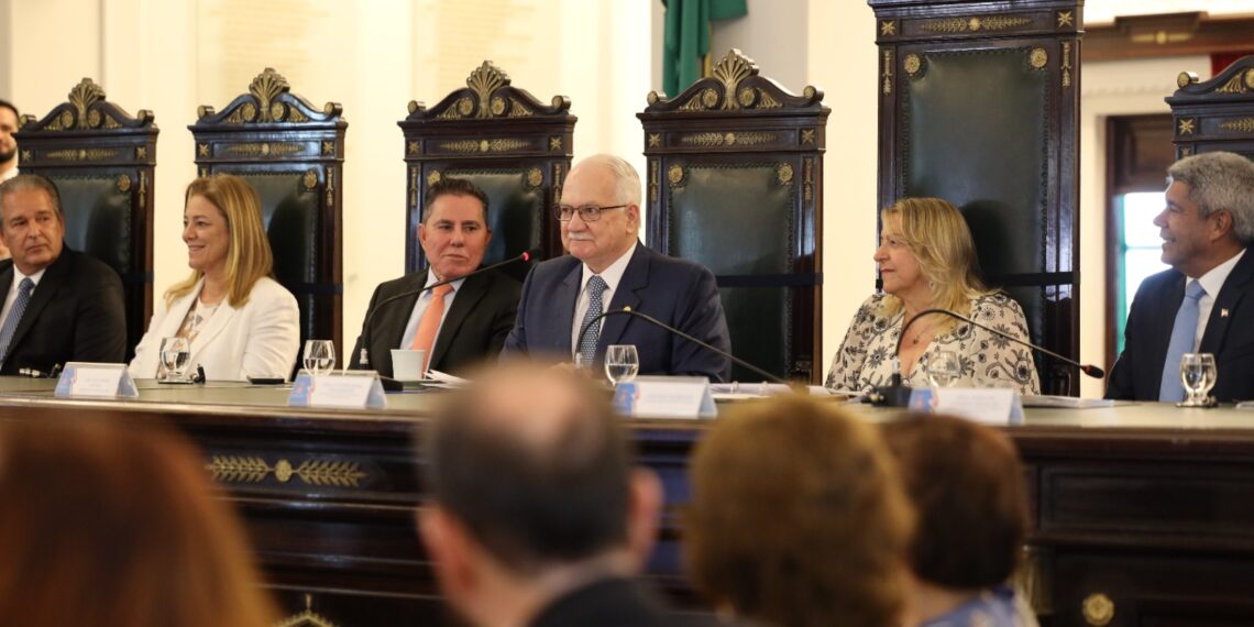 Governador ressalta eficiência da união entre poderes com Fachin
