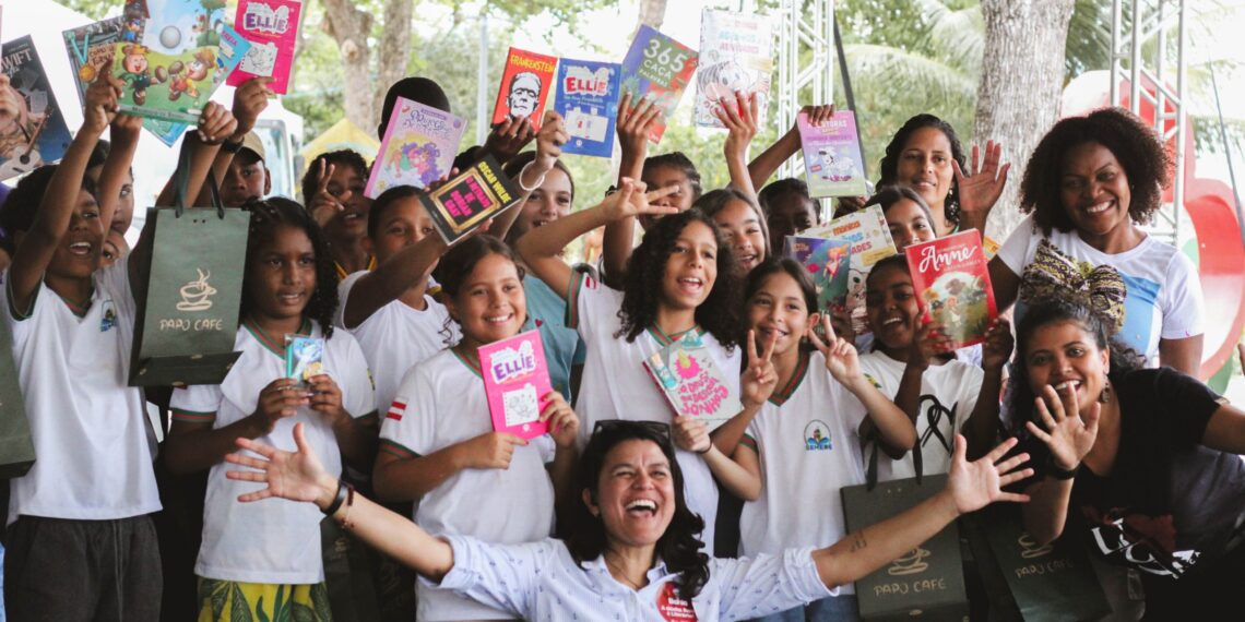 Governo da Bahia financia mais de 100 livros de autores baianos