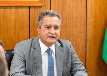Rui evita falar sobre Senado e diz que foco é entregar obras