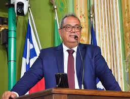 Muniz nega pressa na votação e critica oposição por não estudar projetos