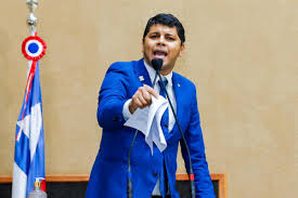 Deputado aciona Justiça e critica projeto de Jerônimo
