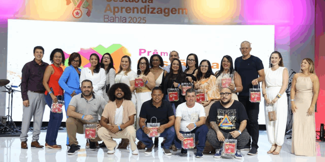 Emoção e homenagens marcam o Prêmio Gestão da Aprendizagem
