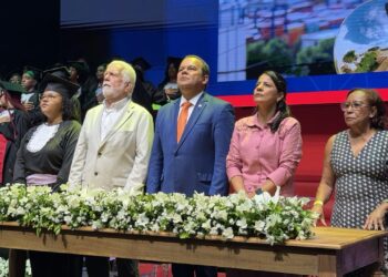 Vice-governador destaca avanços da Educação Profissional na maior formatura da história da rede estadual da Bahia