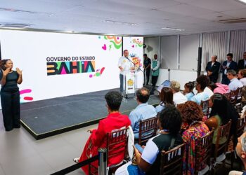 Geraldo Júnior destaca liderança da Bahia no turismo durante lançamento do Verão 2025/2026