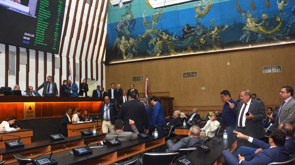 ALBA aprova cinco projetos do Executivo