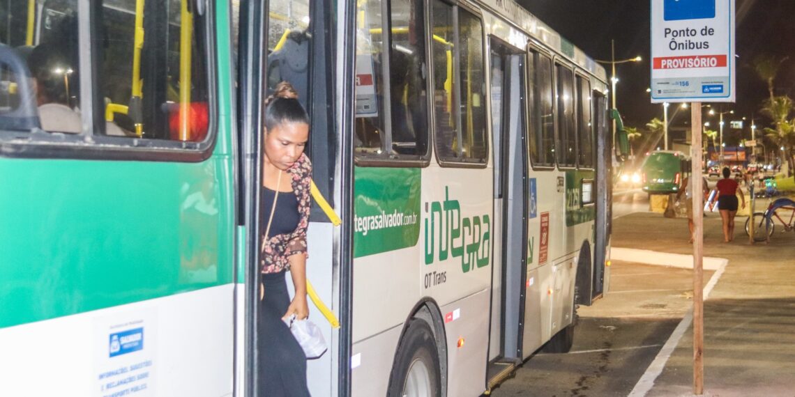 Festival Virada Salvador 2026 tem operação especial de transporte com linhas exclusivas e horários ampliados